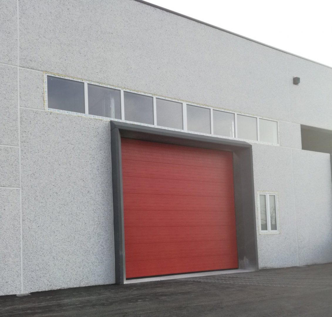 portoni-sezionali-industriali-06-portone-sezionale-per-imprese